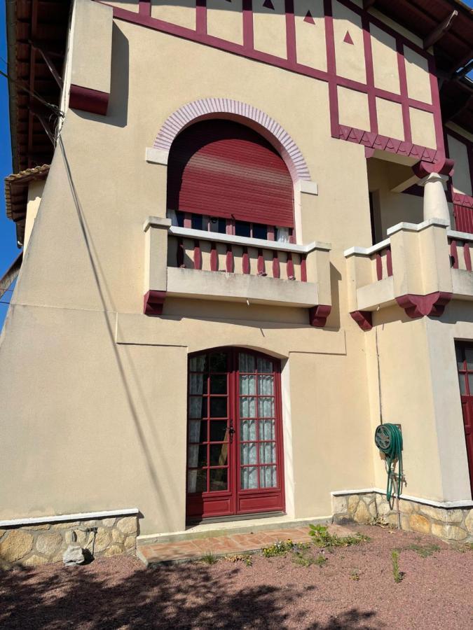 Saint-Medard-de-Guizieres 32 Parc Des Sports Chez Catherve מראה חיצוני תמונה